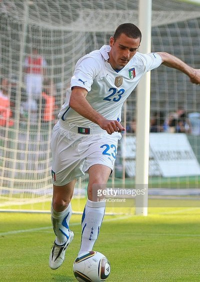 今晚意大利够周海滨喝一壶的，成冠军了？