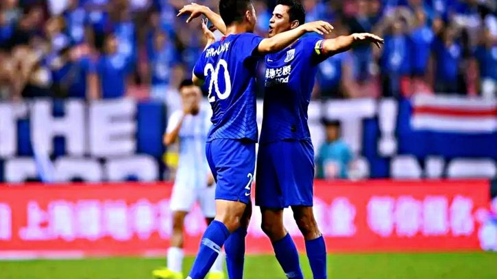 李帅晒出合照，曹赟定、莫雷诺、前申花董事长吴晓晖在列