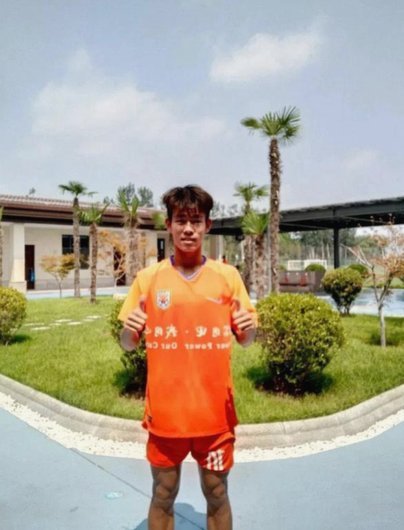 中国国少足坛：鲁能恒大谁主沉浮？