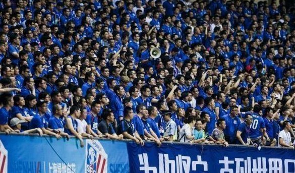 海港和申花球迷群体的心态对比