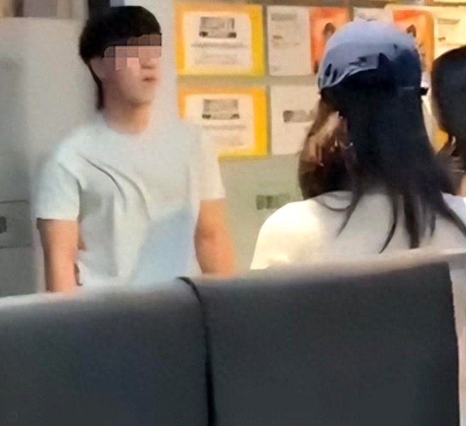 一个小时被教练扇了20巴掌.？