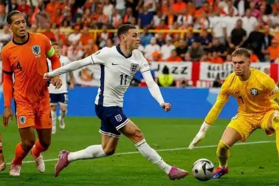 西班牙逆转英格兰3-2凯恩破门失点