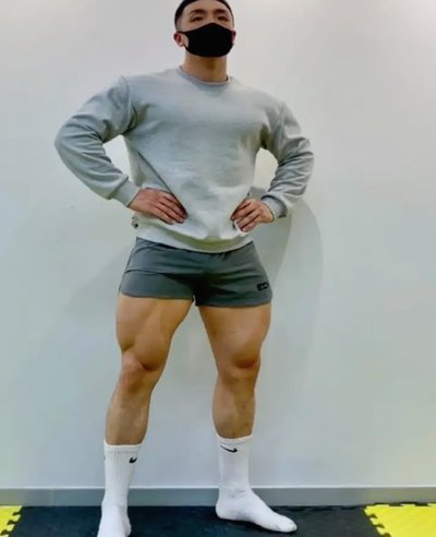 吕孟洋腿部线条：体脂高还是肌肉？